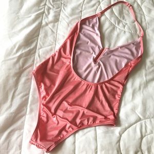 VSOne Piece❣️ Size: S ❣️ Can fit sizes 2-4